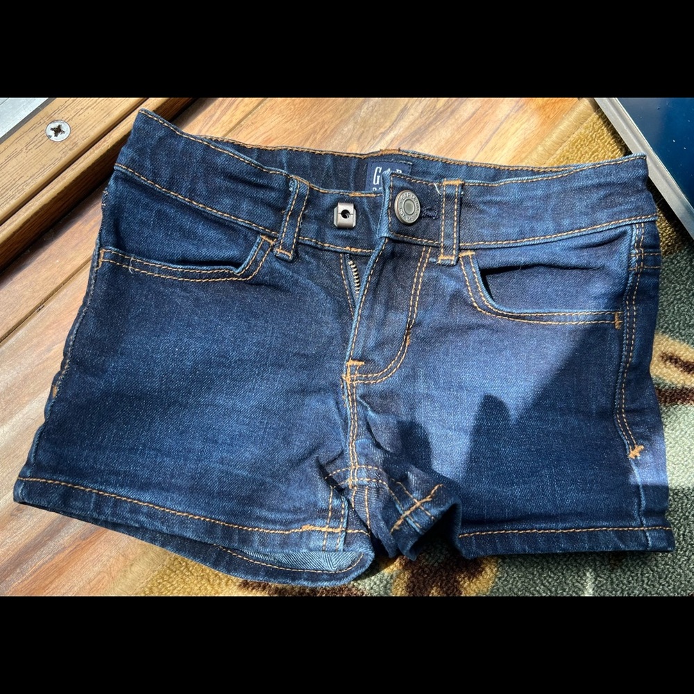 Girls Gap Shorts! Size 6 selling as a pair.